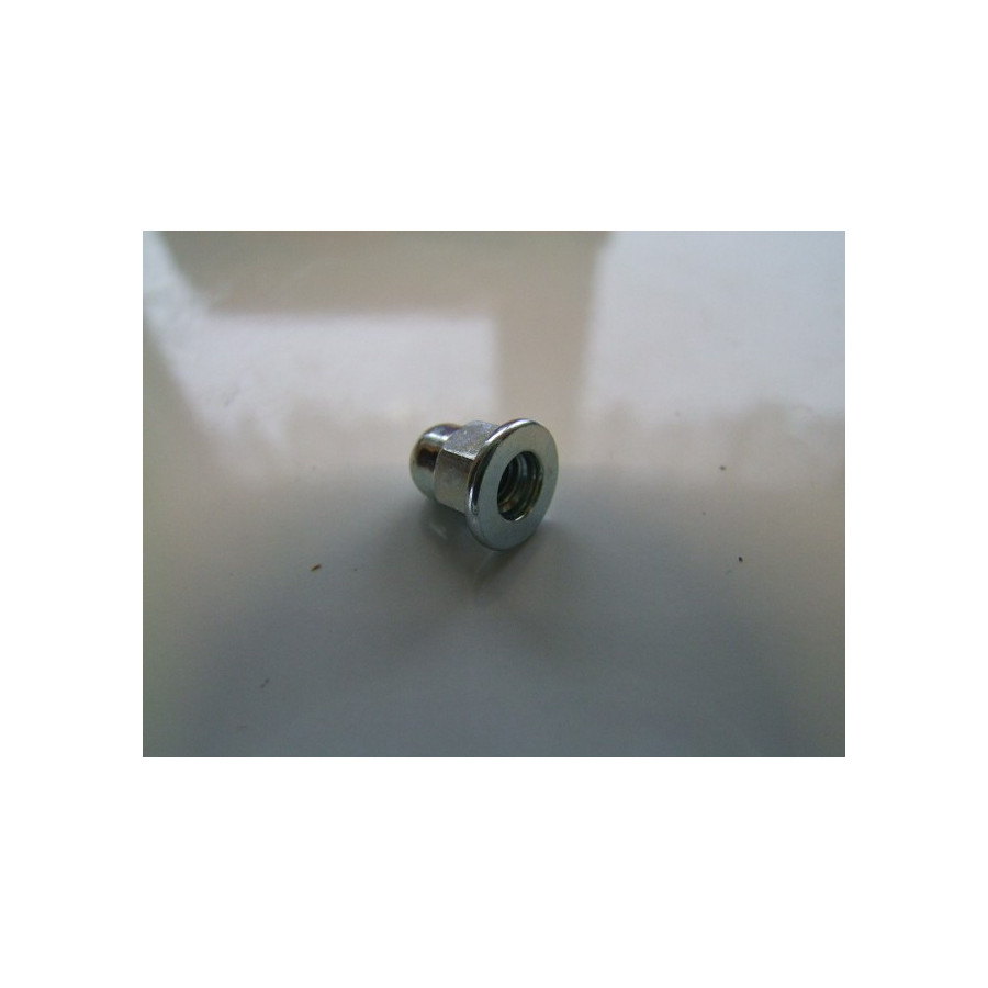 Pompe a eau - ecrou de chapeau 6mm